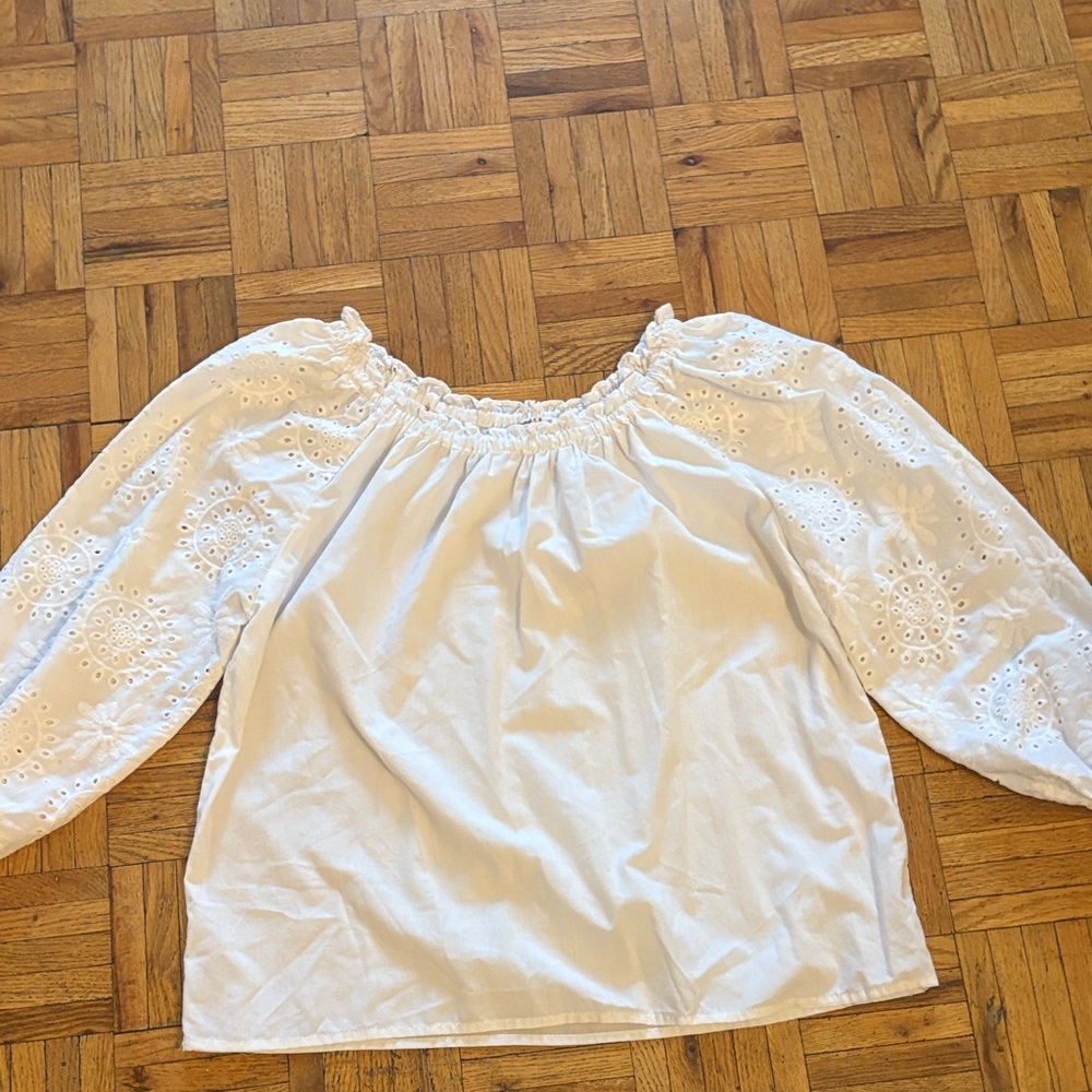 Women's White Eyelet Top, Grand and Green, Size Small, like new